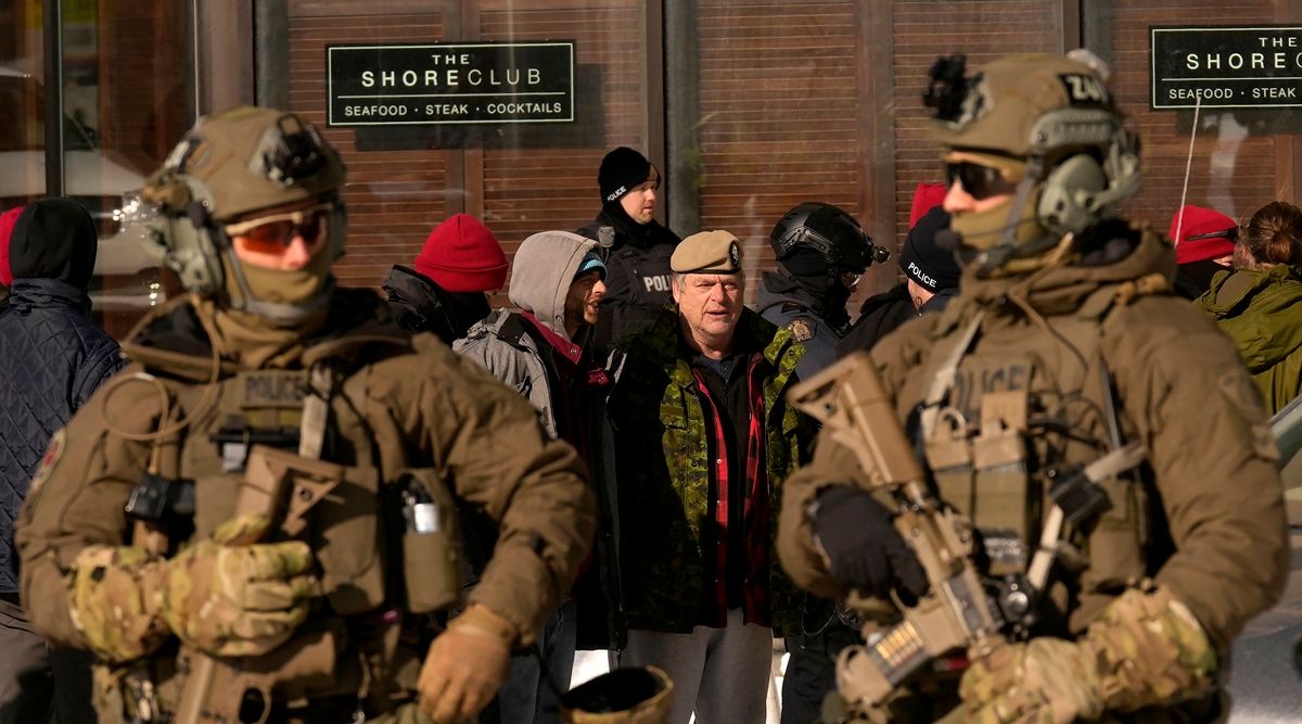 Ottawa crackdown: police arrest 100 after 3-week protest ...